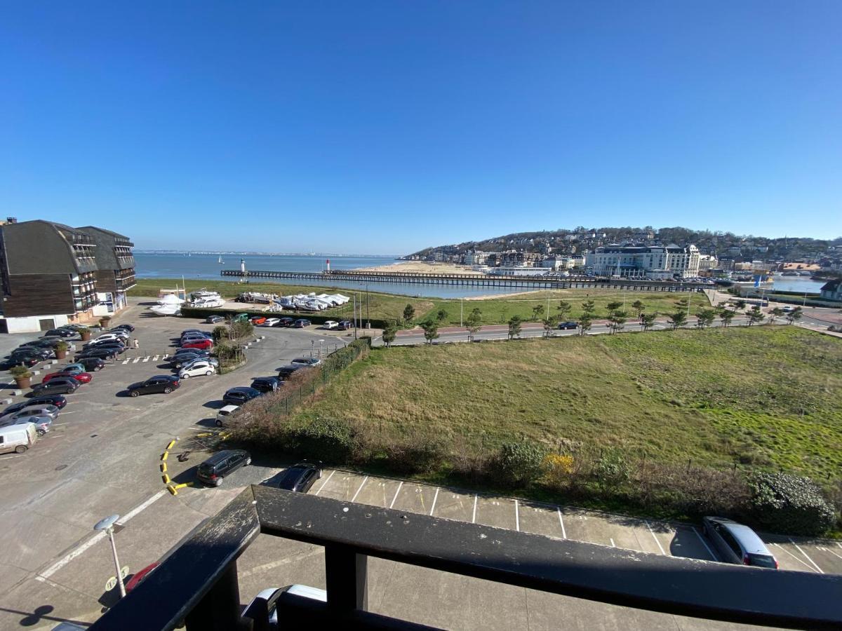 Marina De Deauville Place-Inn מראה חיצוני תמונה